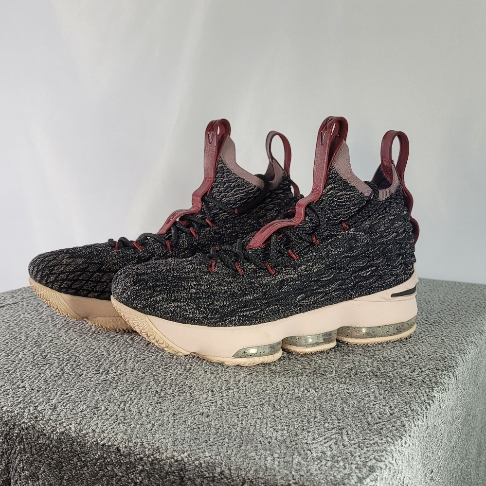 Nike Lebron XV GS